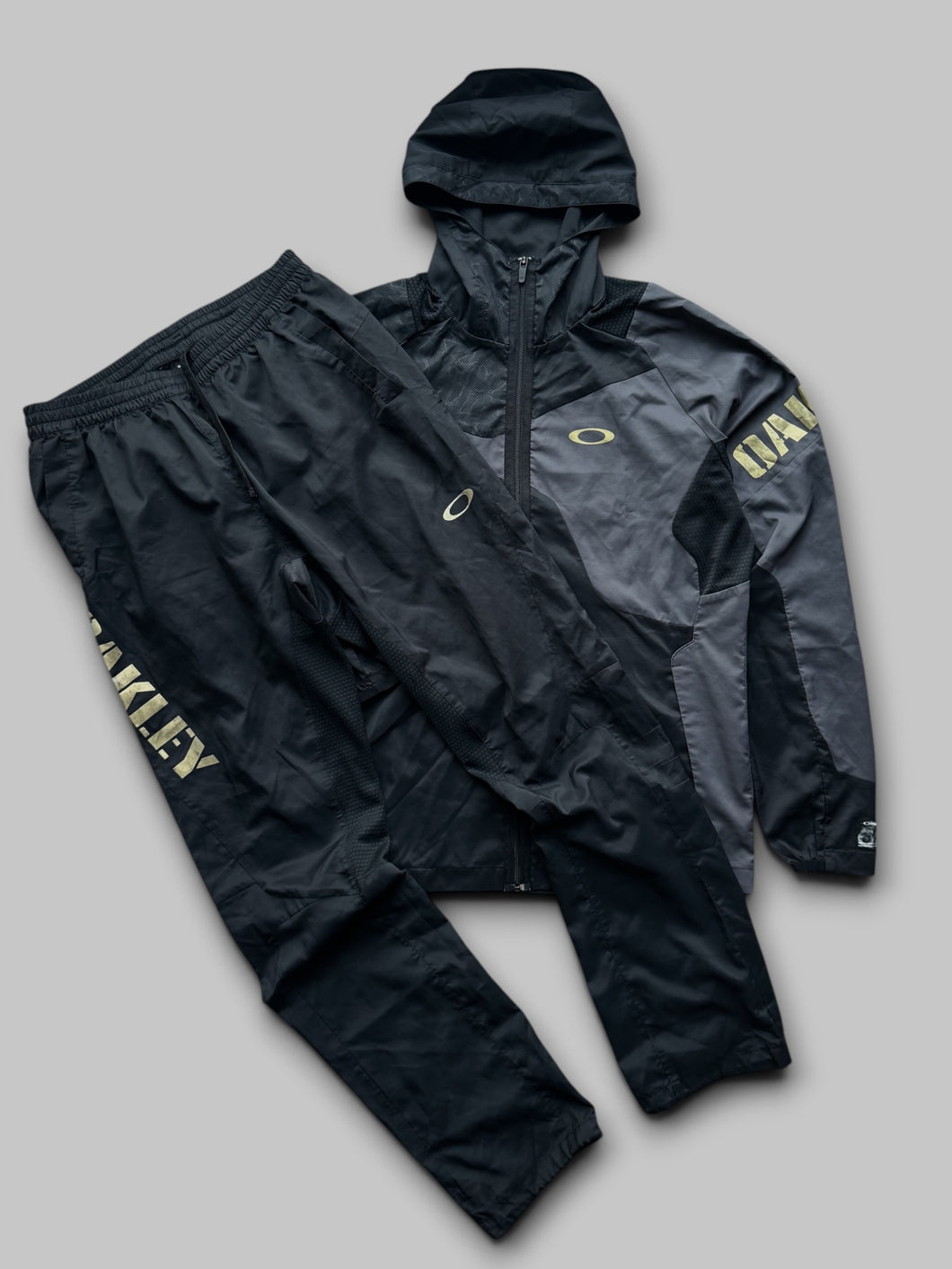 Oakley Tracksuit (Fits M)